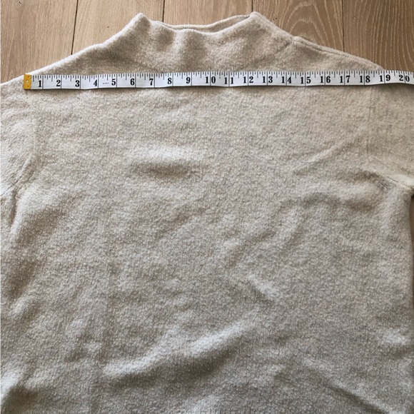 Uniqlo Wool Blend Mock Neck Sweater in White Light Grey Heather Size S - Picture 2 of 10